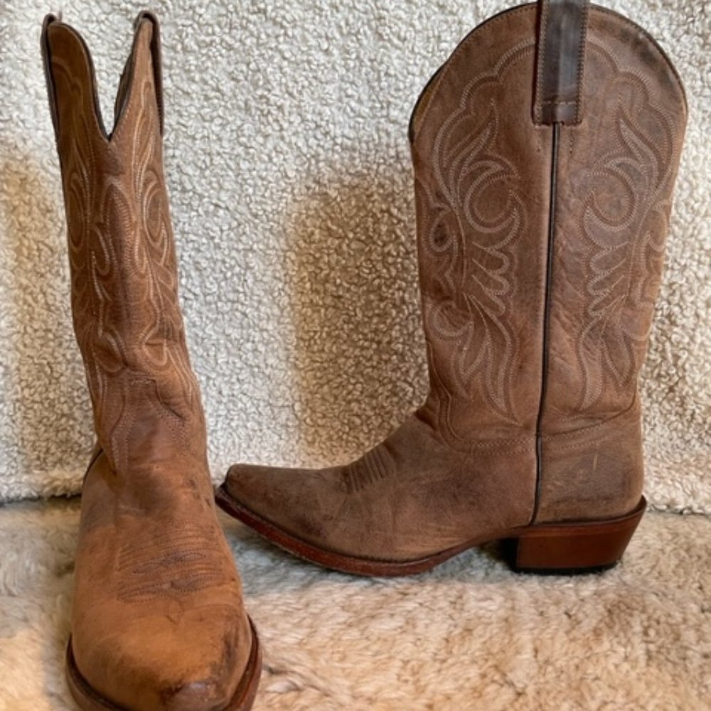 Shyanne brown leather western boot. Size 7.5.